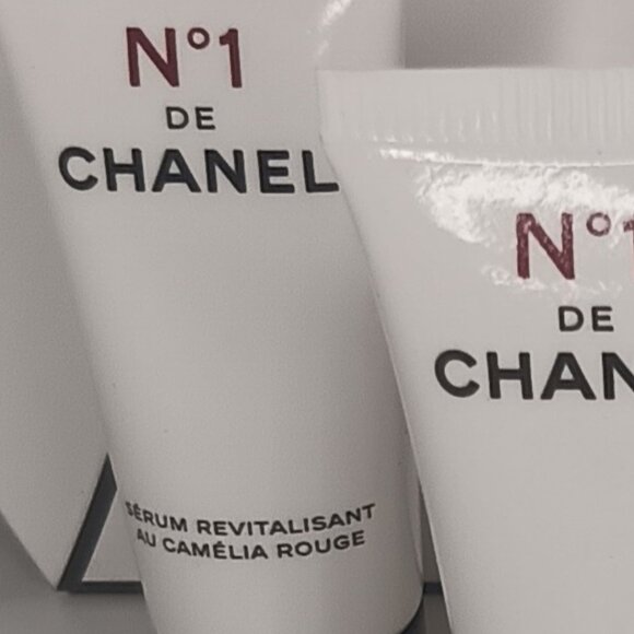 CHANEL N-1 SERUM REVITALISANT AU CAMELIA ROUGE 5ML - Picture 3 of 7